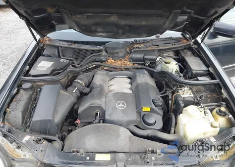 1998 Mercedes-Benz E 320 Awd из США, поврежденный, VIN WDBJH82F0WX010457